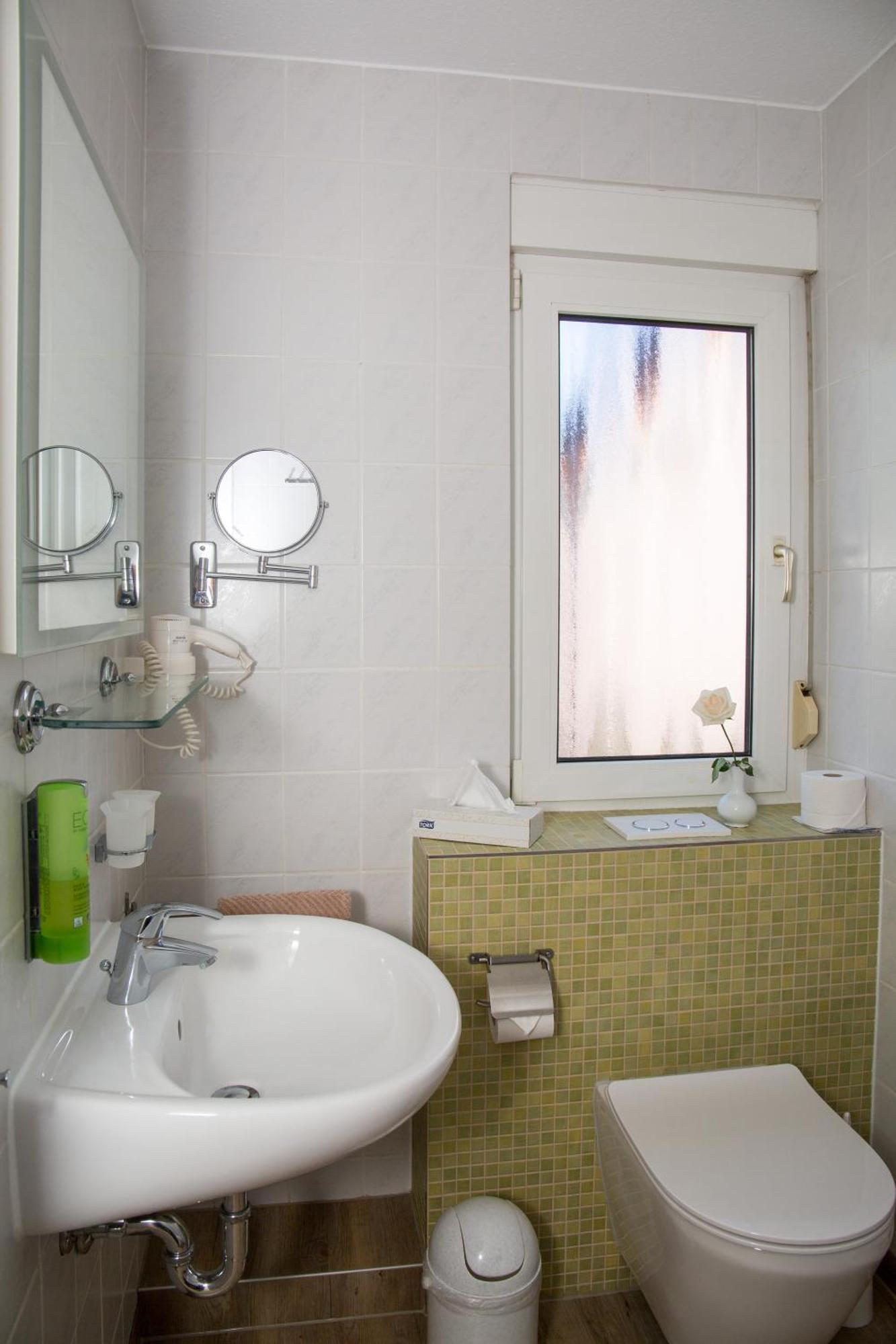 Das Fritz Hotel Schwerin Schoene Lage Im Gruenen Mit Regionaler Kueche Kostenfreien Parkplaetzen Und E Ladestation Ngoại thất bức ảnh